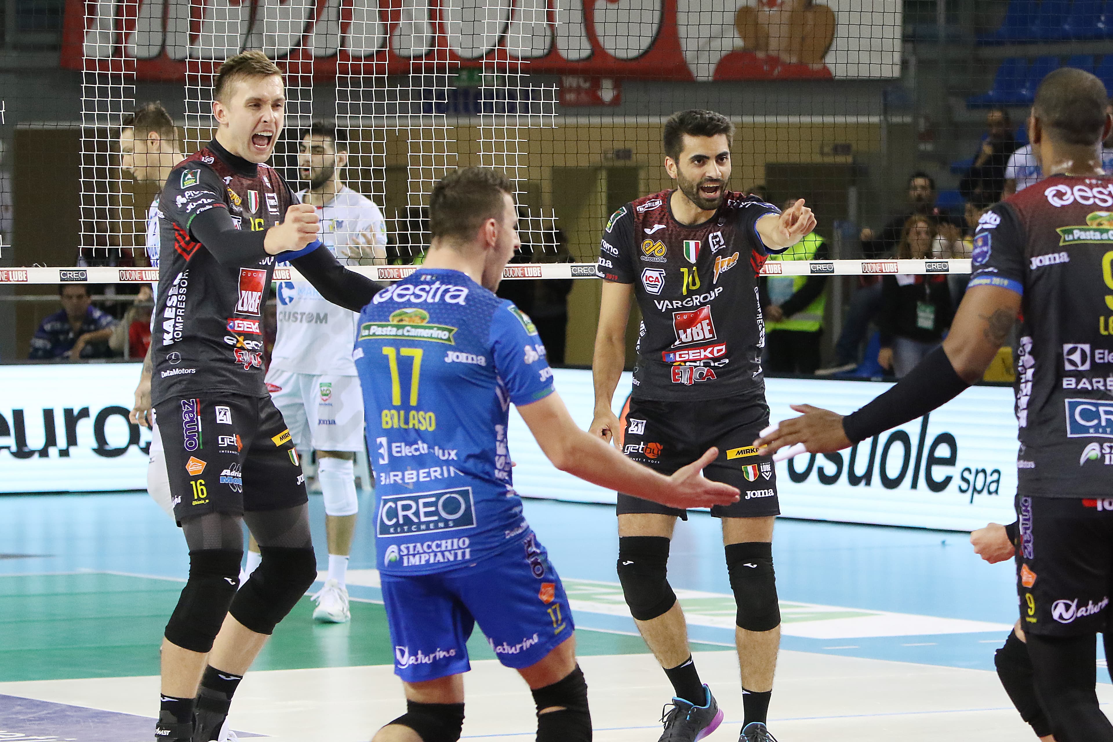 لیگ والیبال ایتالیا؛ لوبه 3-1 لاتینا؛ درخشش امیر غفور راه پیروزی را برای لوبه هموار کرد