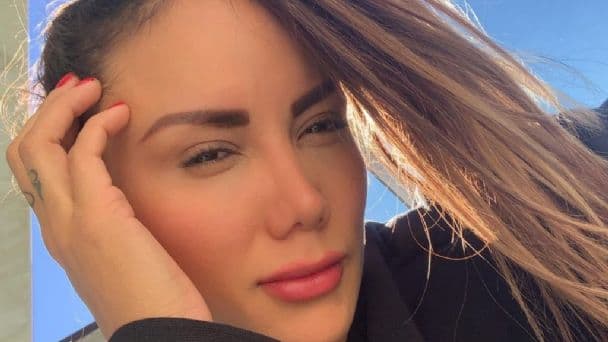 حاشیه دیگر از آرتور ویدال :ستاره ناراضی بارسلونا گویا از سونیا ایسازا دوست دختر خود جدا شده است.