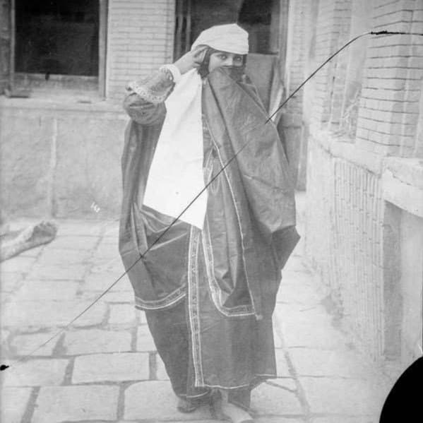 حاجی خانم گیلانی که قمه به کمر می بست