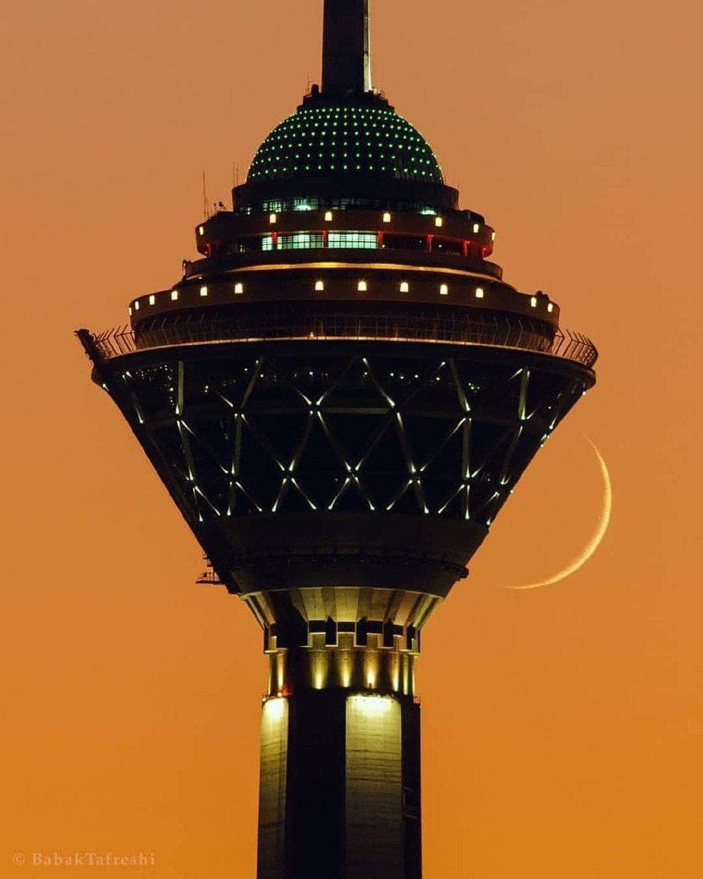 ? تصویر زیبایی از برج میلاد  