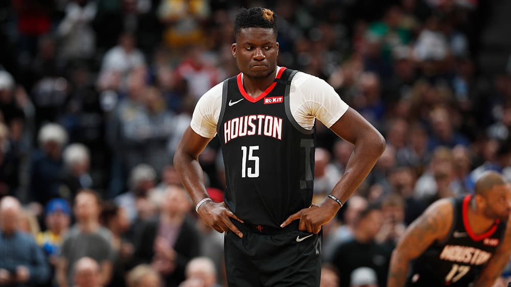 بسکتبال NBA؛ در نتیجه یک ترید چندجانبه، کلینت کاپلا از هیوستون راکتس به آتلانتا هاکس پیوست 