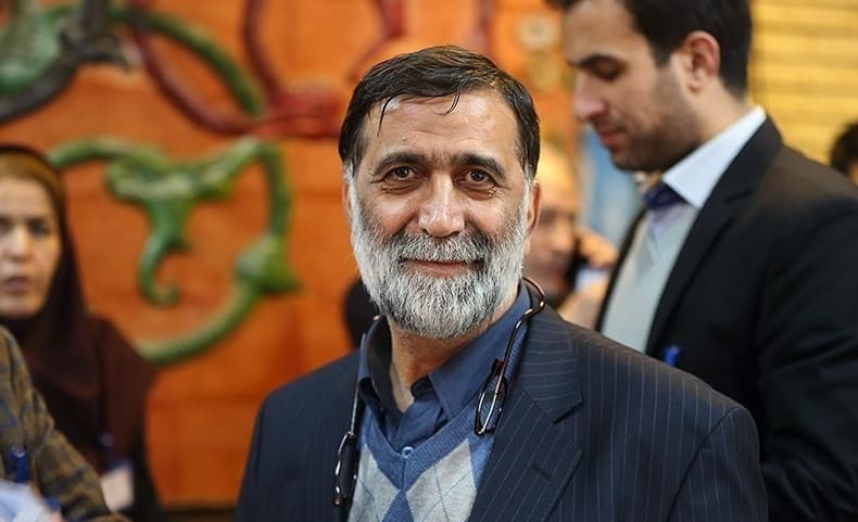 نامه مصطفی آجرلو به اسحاق جهانگیری: 4 سال پیش تاج با حمایت شما رئیس فدراسیون شد؛ نه ذوق احمدی نژاد به فوتبال حاصلی داشت نه بی‌علاقگی روحانی!