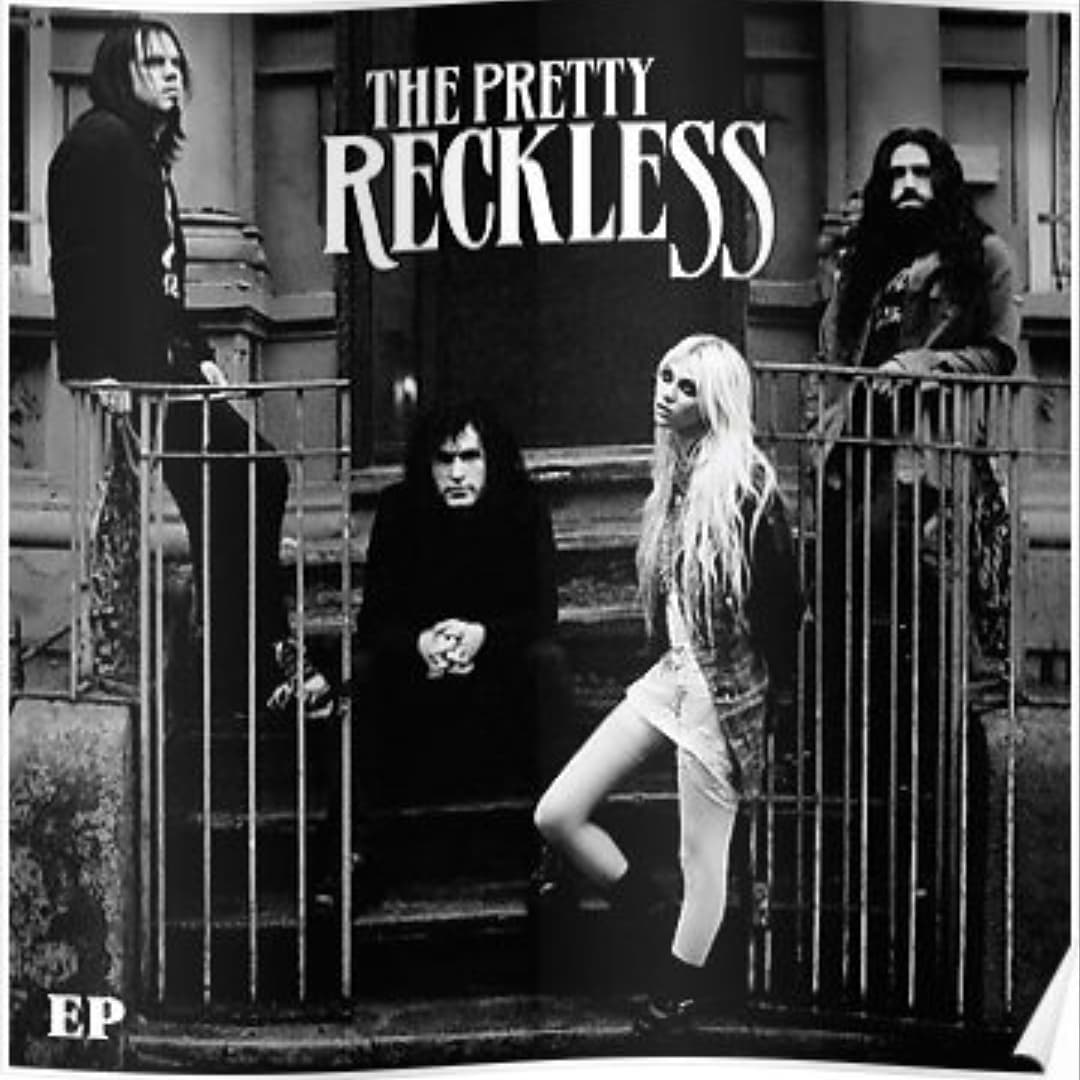 دانلود آهنگ Zombie از گروه The Pretty Reckless