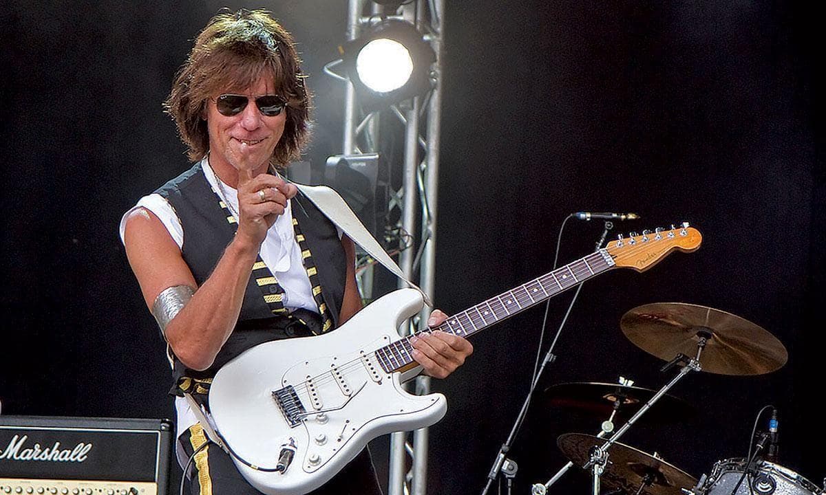 دانلود آهنگ A Day In The Life از Jeff Beck