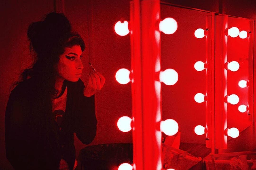 دانلود آهنگ (Some Unholy War (Down Tempo از Amy Winehouse