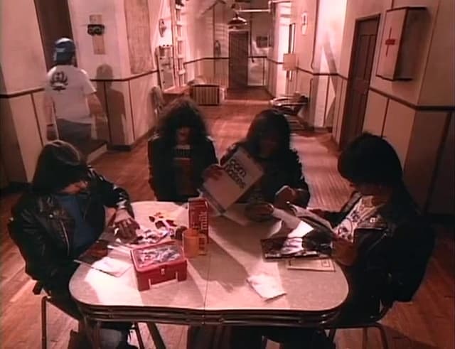 دانلود آهنگ Ramones - I Wanna Be Sedated