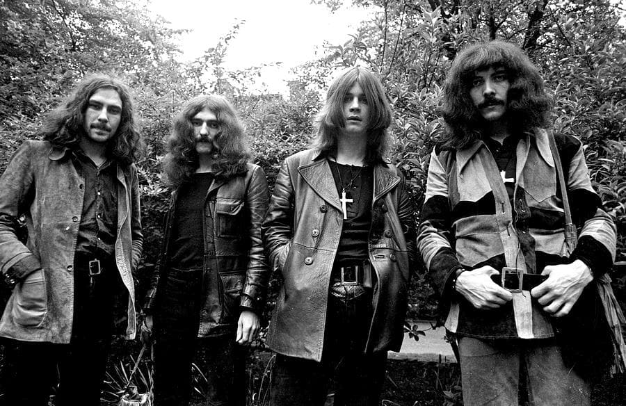 دانلود آهنگ Black Sabbath - Sabbath Bloody Sabbath