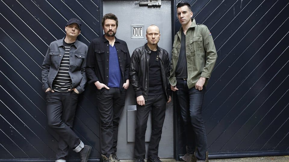 دانلود آهنگ Theory of a Deadman - Not Meant To Be