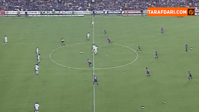برتری 2-0 بارسلونا مقابل رئال مادرید در رقابت های لالیگا (2000/10/21) / ویدیو