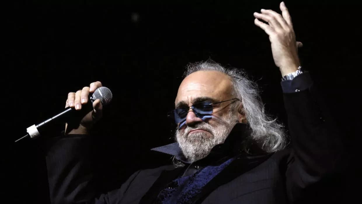 دانلود آهنگ اسپانیولی Demis Roussos - Adiós Amor Adiós