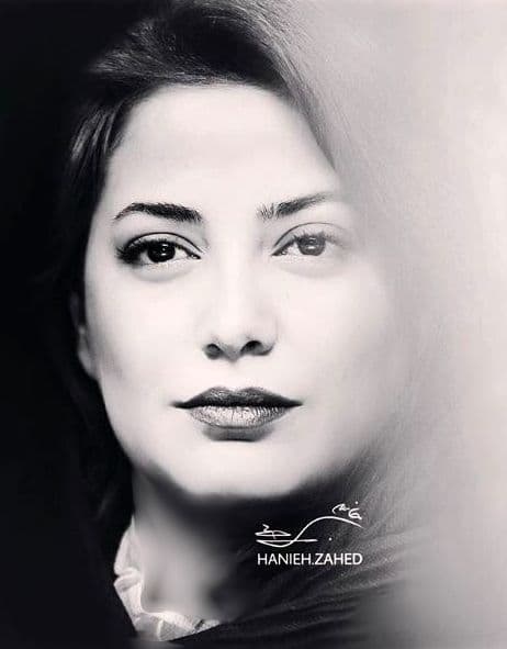 طناز طباطبایی با انتشار این عکس به چالش زنانه با هشتگ #womensupportingwomen پیوست+ عکس