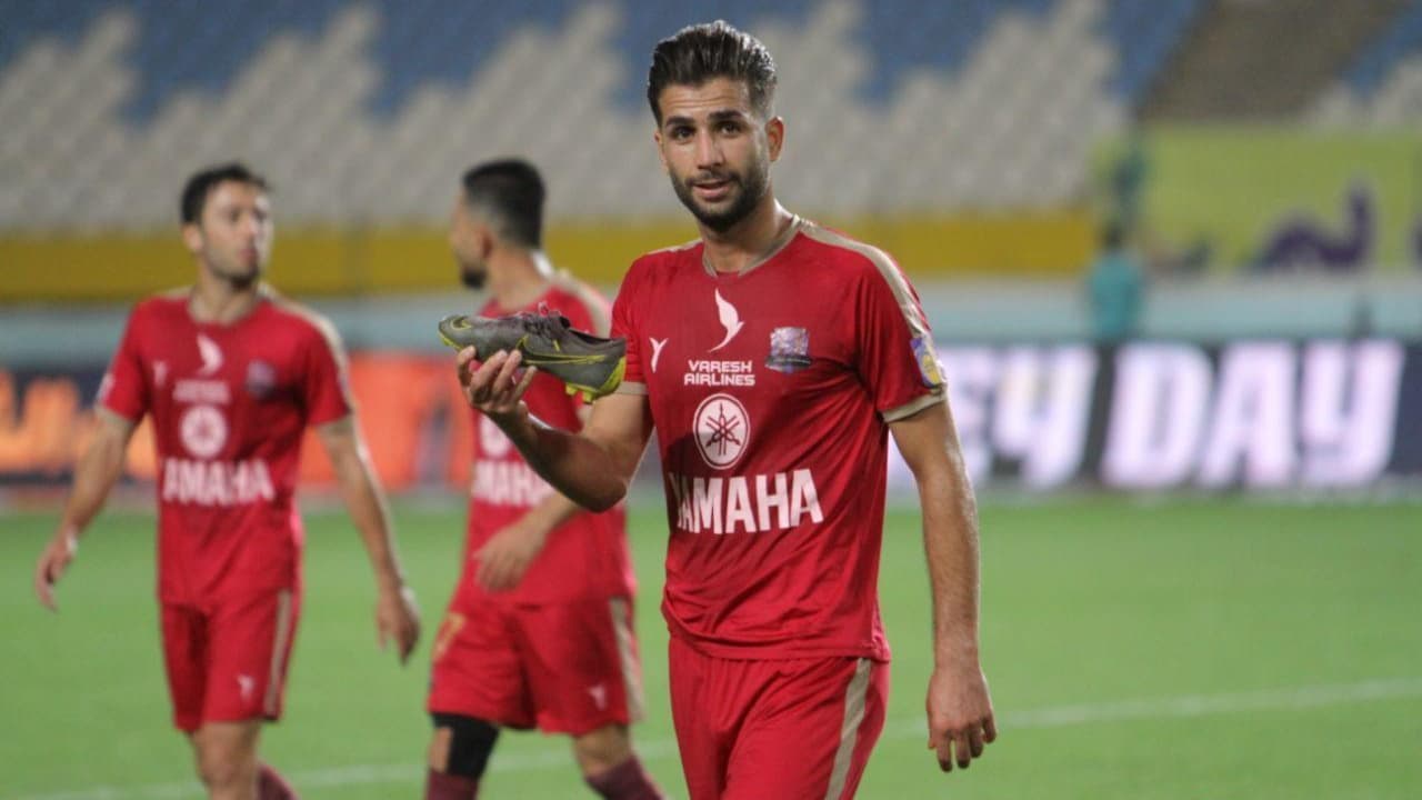 محمد میری در گل گهر می ماند؟