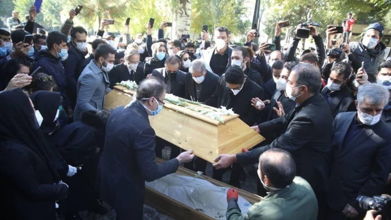 خاکسپاری استاد شجریان | پیکر فخر موسیقی ایران به خاک توس سپرده شد