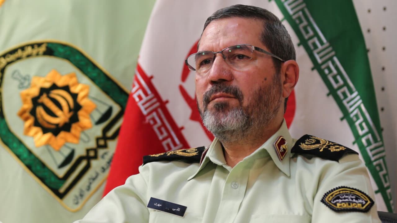 تقی مهری، رییس سازمان وظیفه: مجوز خروج بازیکنان مشمول خدمت را موقتا صادر کردیم