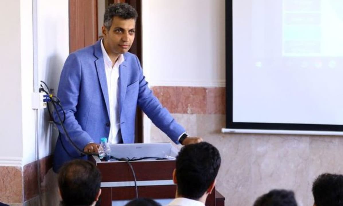 توییت جالب سردبیر همشهری ورزشی؛ اختلال در اینستاگرام ربطی به گزارش عادل ندارد!