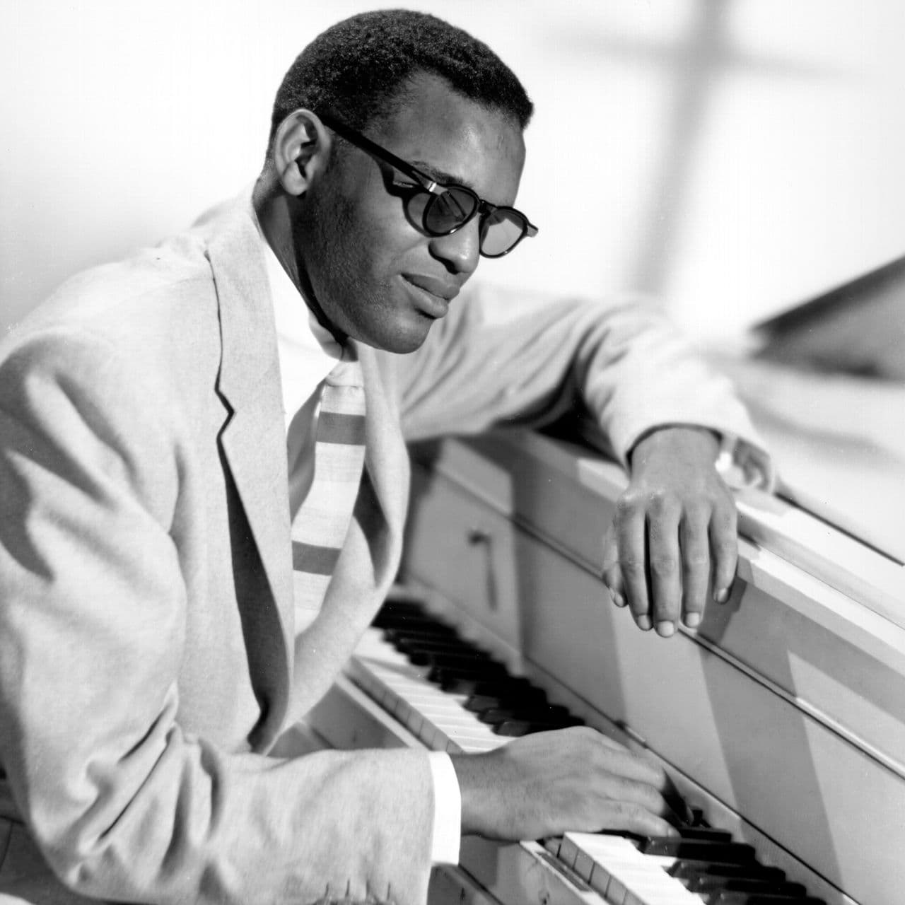 ترانه انگلیسی بسیار زیبا به نام " I Got a Woman " از " Ray Charles " 