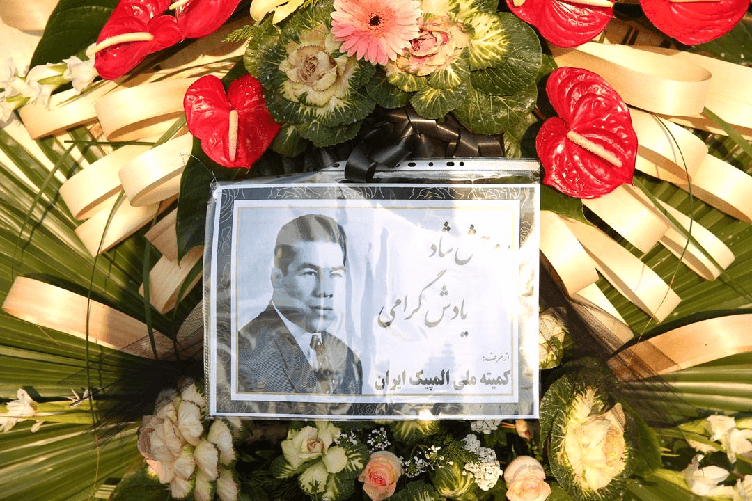 حضور سید جلال حسینی و صالحی امیری بر سر مزار جهان پهلوان تختی