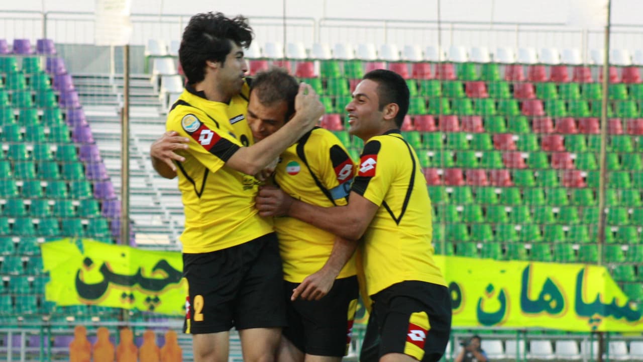 روزی که سپاهان در یک نیمه استیل آذین را گلباران کرد