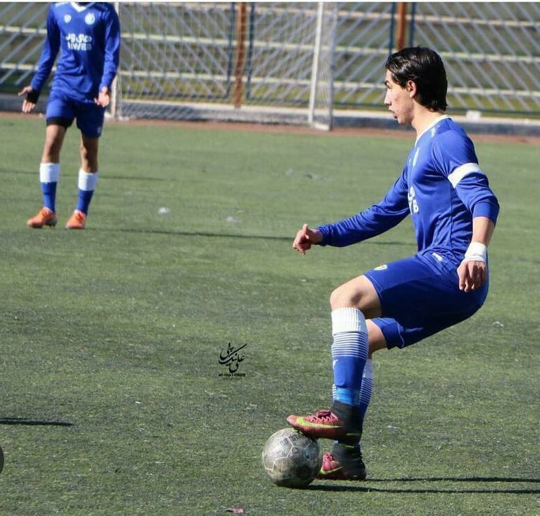 پرسپولیس باخت، استقلال متوقف شد