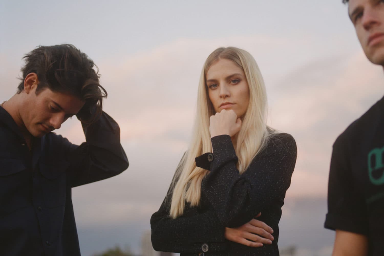 دانلود آهنگ London Grammar - How Does It Feel
