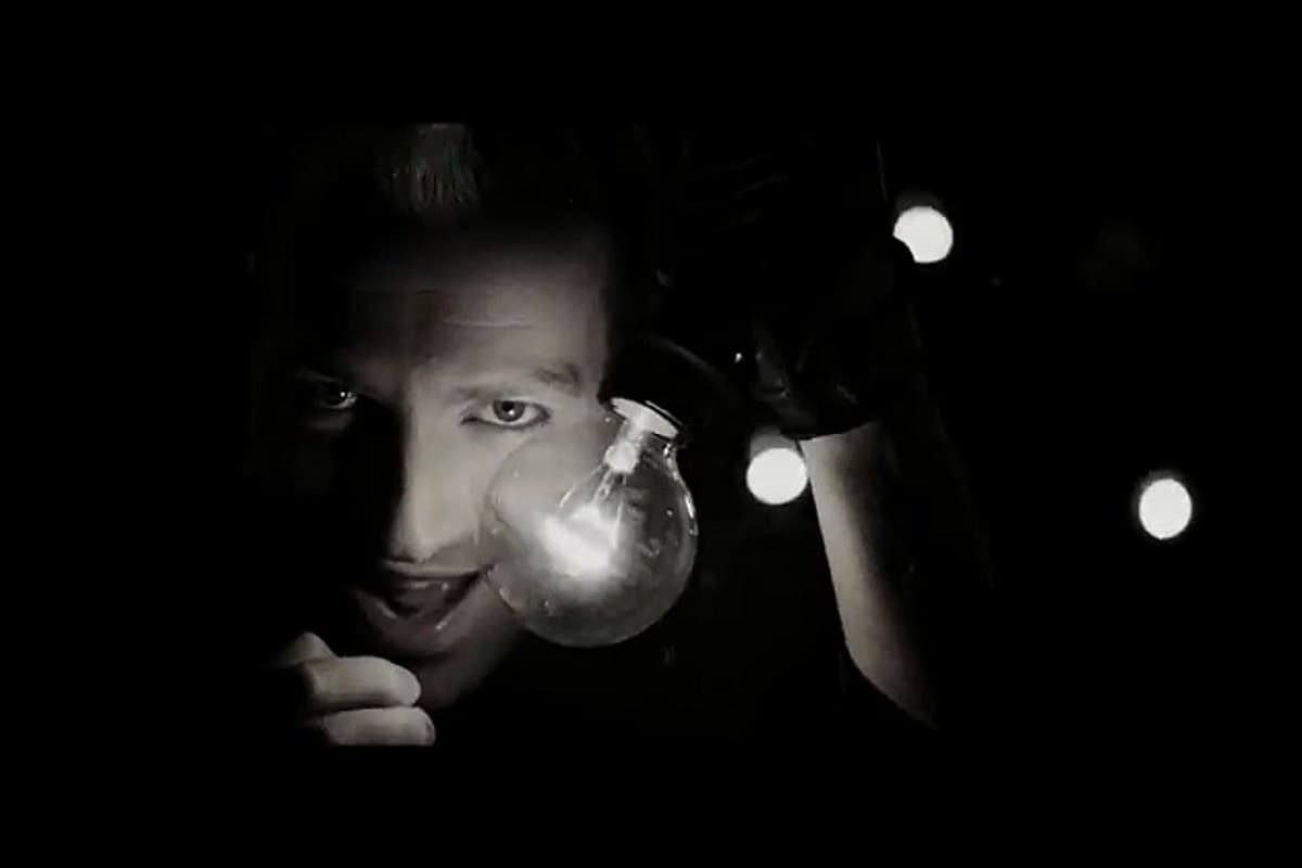 دانلود آهنگ Thousand Foot Krutch - War Of Change