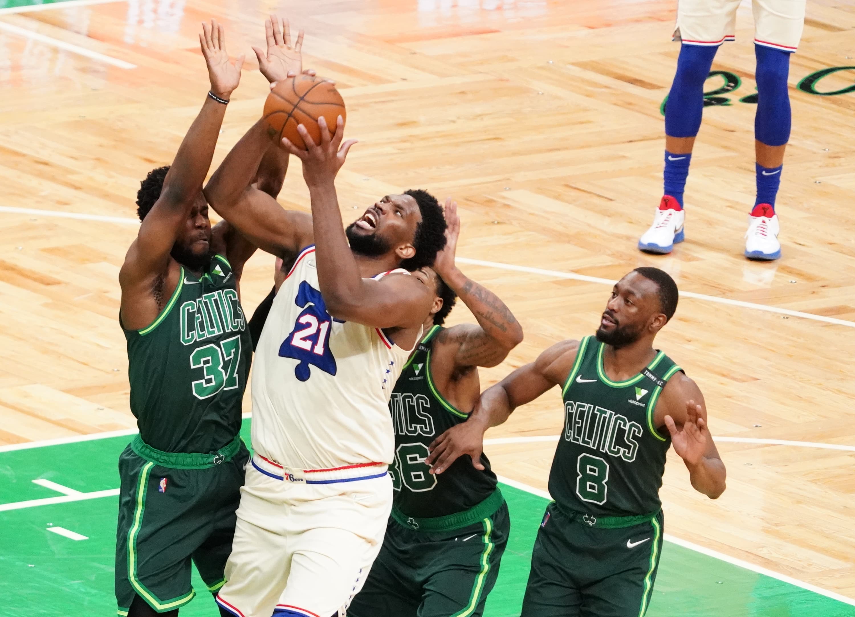 نتایج بازی‌های 6 آوریل 2021 لیگ NBA / پیروزی لیکرز و شکست سلتیکس برابر فیلادلفیا
