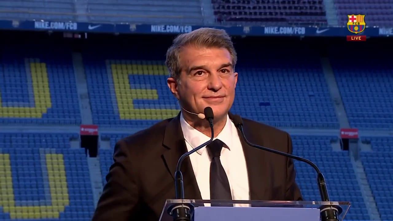 مراسم تحلیف خوان لاپورتا | حضور ساندرو راسل و جوزپ ماریا بارتومئو / عکس
