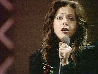 ترانه فرانسوی l'amour est bleu از خواننده شهیر vicky leandros + متن فرانسوی ترانه