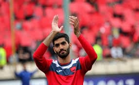 مدافع پرسپولیس به سیم اخر زد