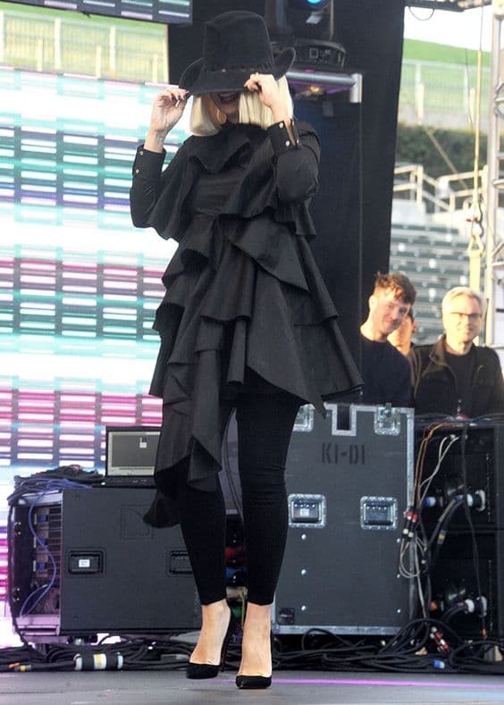دانلود آهنگ sia furler- sing for  my life