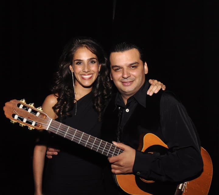 ترانه اسپانیایی زیبا به نام " El Velo del Amor " از " Mario Reyes & Sandra Echeverria " 