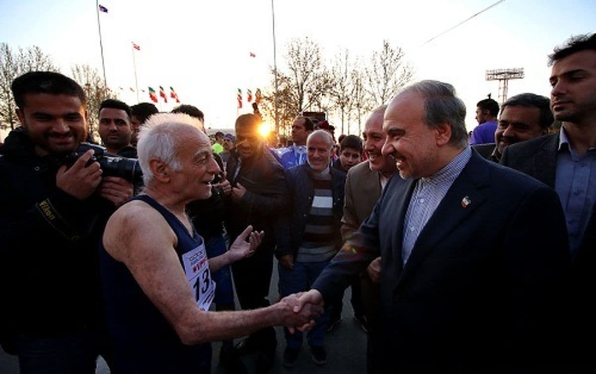 پلی به گذشته ! چهار سال پیش غلامرضا شهدوست با 85سال سن، به عنوان مسن ترین شرکت کننده در اولین دوره رقابت های بین المللی دو و میدانی پارس در تهران حضور یافت.